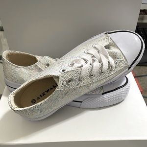 Airwalk canvas sneakers